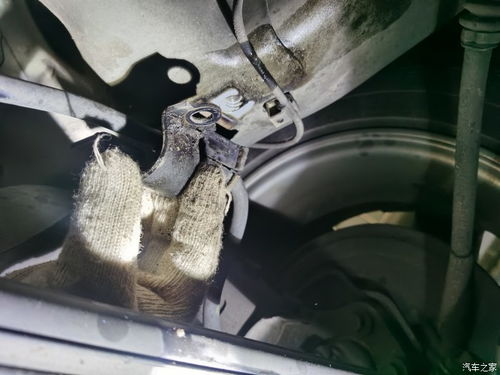 底盘异响不用愁，更换平衡杆胶套来解决